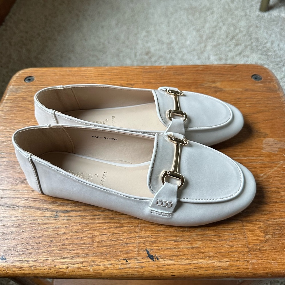 London Rebel Cream and Gold loafers